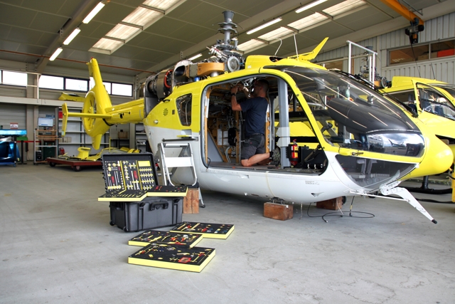 Caisse d'intervention roulante pour technicien de maintenance aéronautique sur hélicoptère AIRBUS