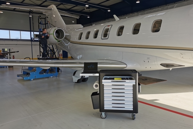 Servante atelier maintenance Pilatus PC24 workshop Tool trolley